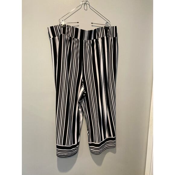Lane Bryant Flowy Black & White Striped Cropped Pants 22/24 Beetlejuice - Picture 1 of 10